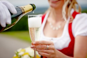 Hochzeitsfahrt ohne ein Gläschen Sekt? NIe!
